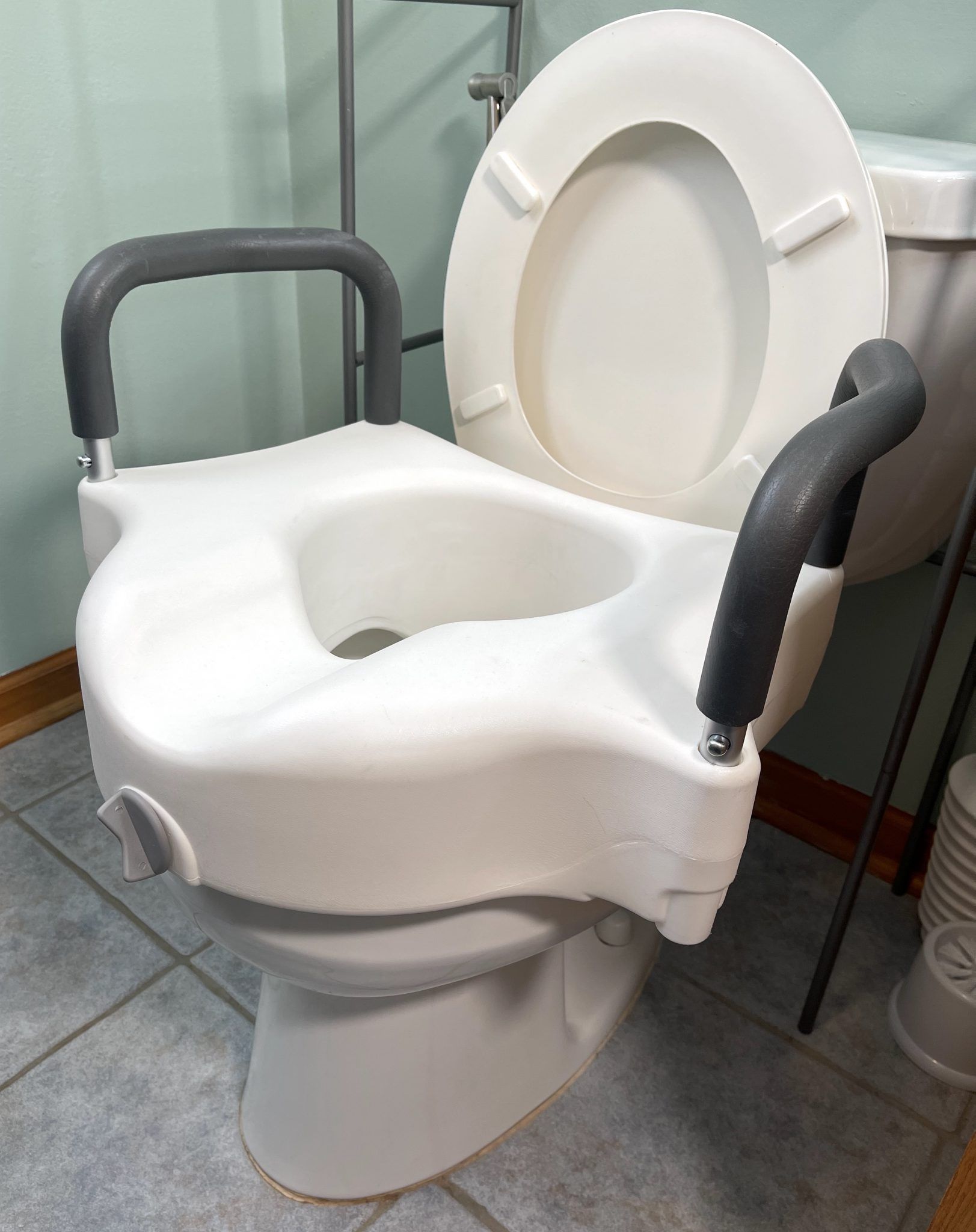 how-to-install-a-clamp-on-raised-toilet-seat-without-tools-equipmeot